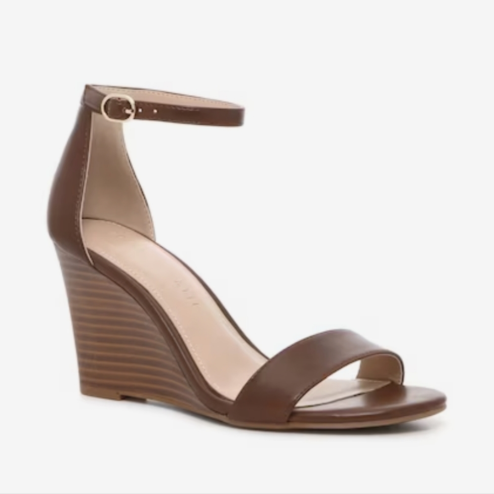 NEW IN BOX | Kelly & Katie Himesta Wedge Sandal Dark Brown (Size 8)